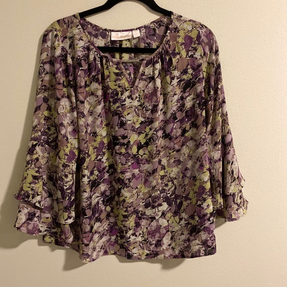 LC Lauren Conrad Tops - Floral bell sleeve blouse